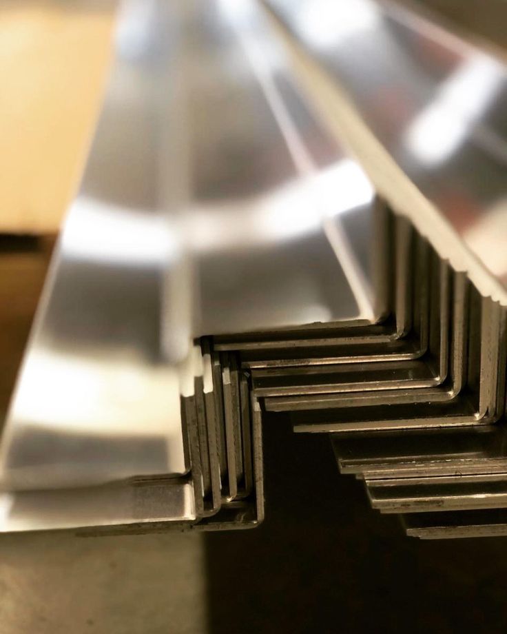 Категория Профили из нержавеющей стали