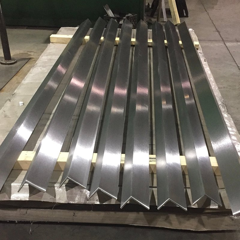 Категория Уголки из нержавеющей стали